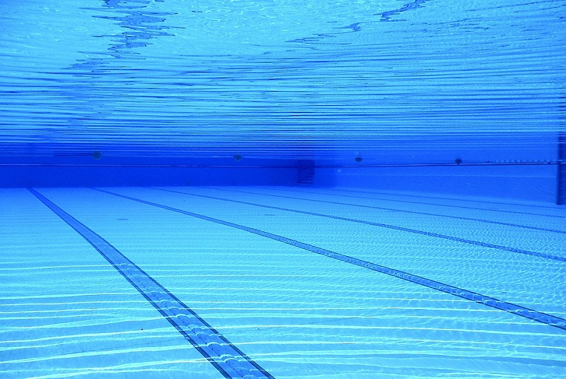 swimming-pool-504780_960_720 swimming-pool-504780_960_720